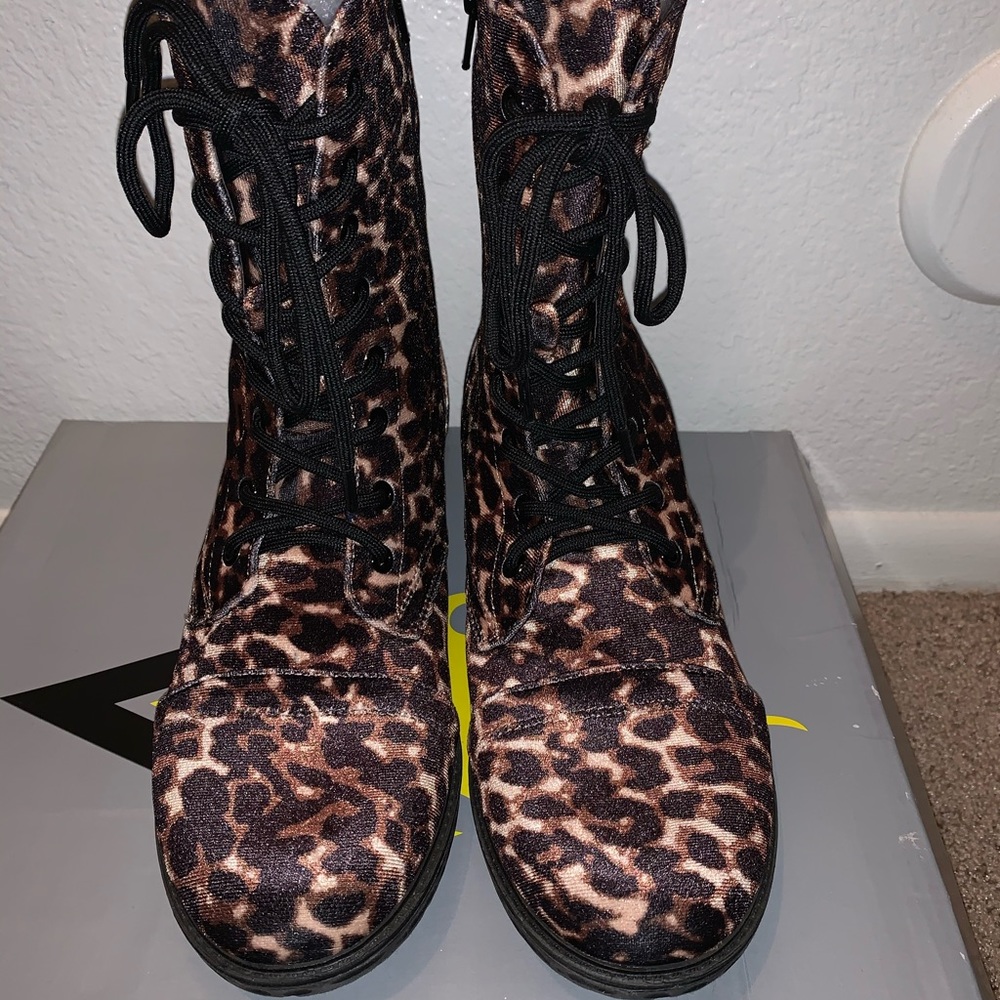 Leopard boots size 8